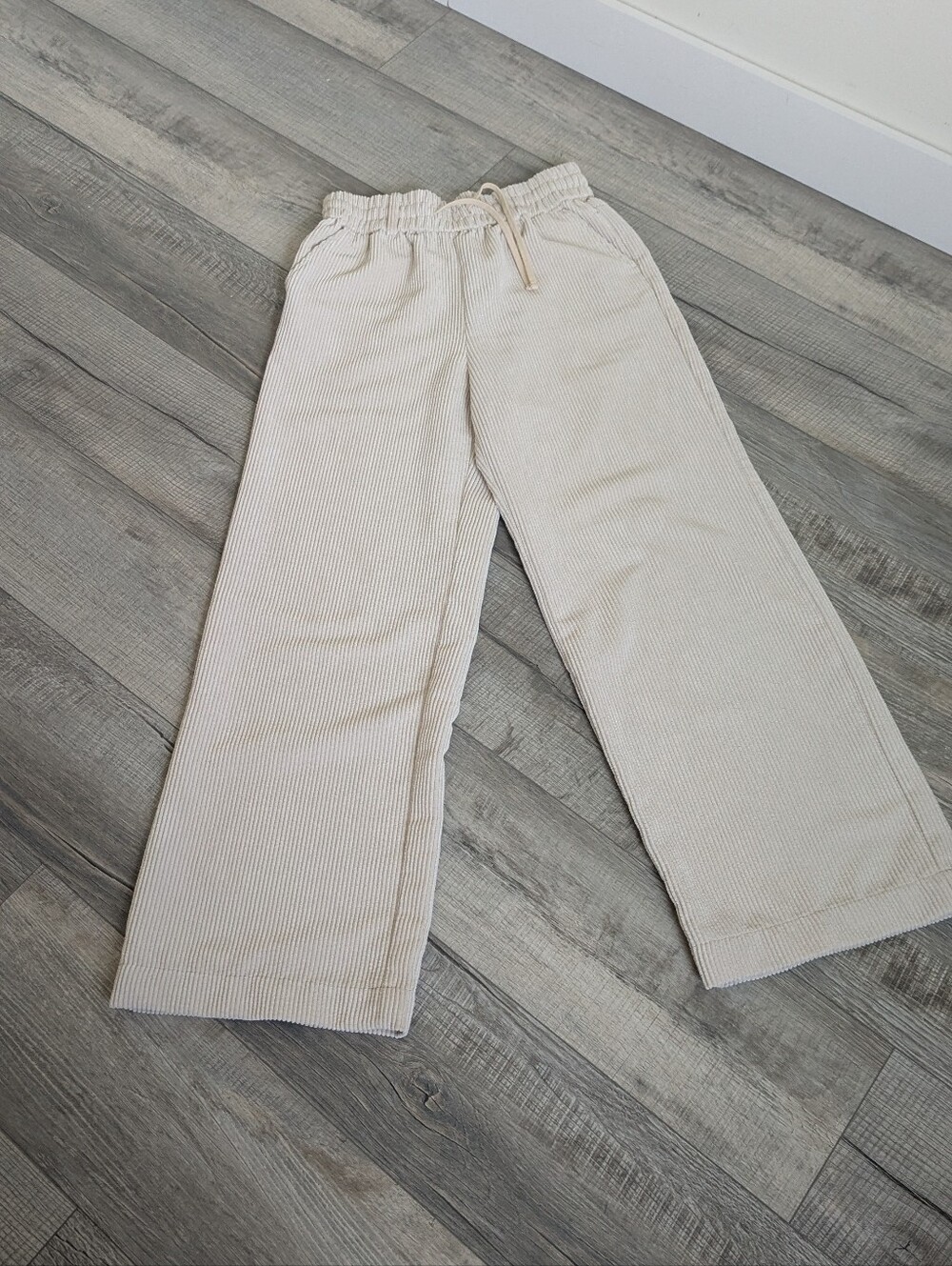 BDG Cream Wide-Leg Unisex Corduroy Pant Size M